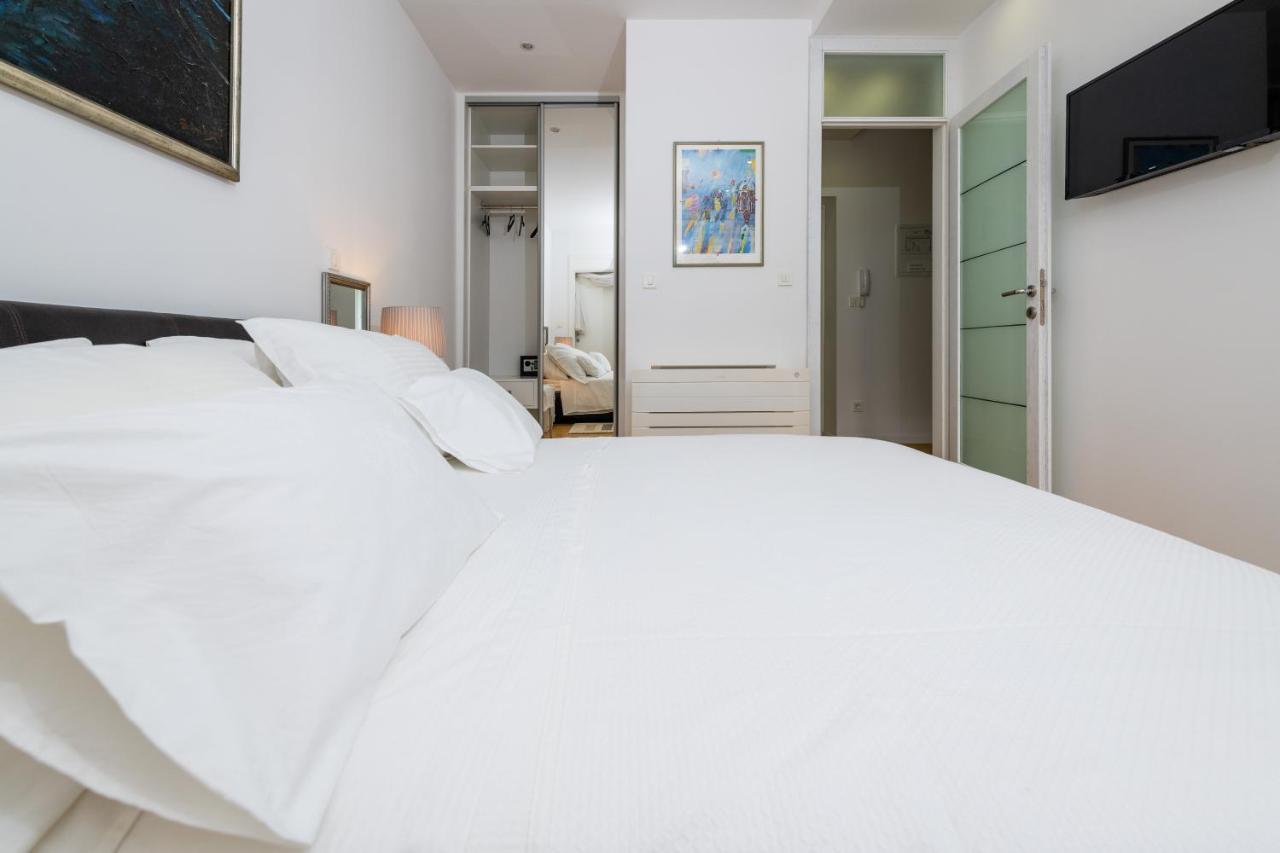 Luxury Apartment Set Split Luaran gambar