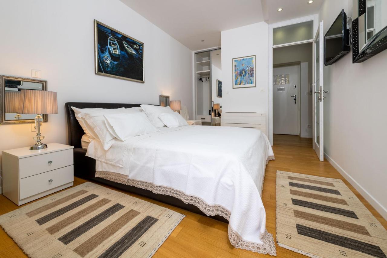 Luxury Apartment Set Split Luaran gambar